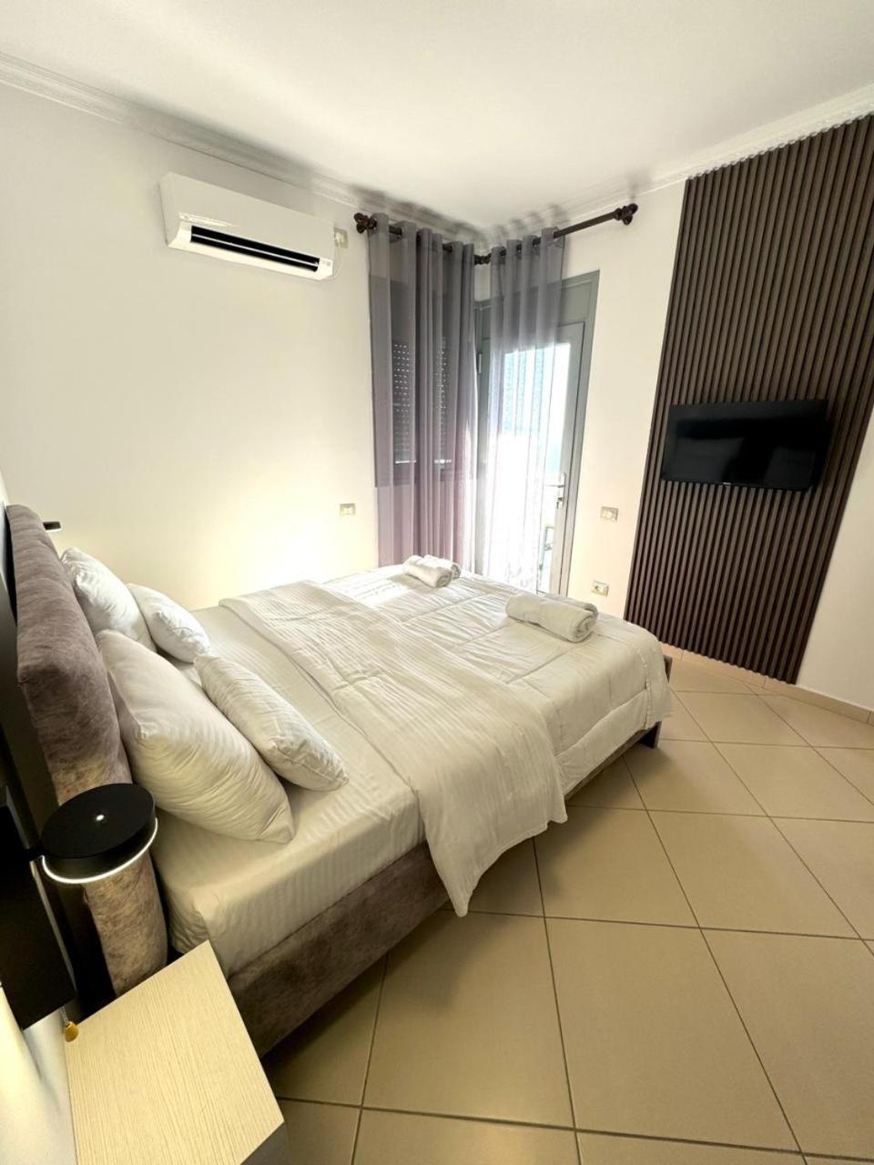 Hotel Abedini Саранде Екстериор снимка