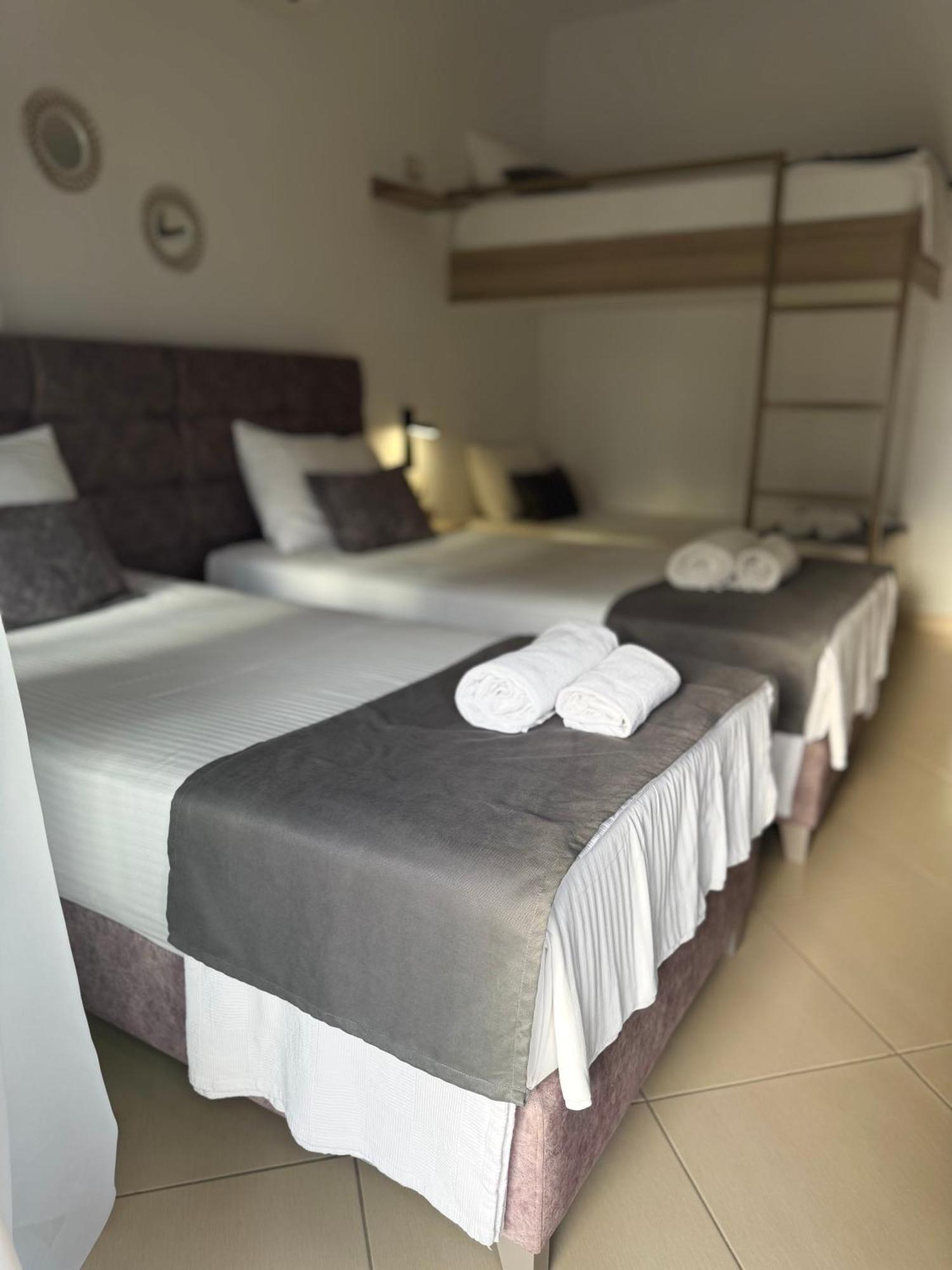 Hotel Abedini Саранде Екстериор снимка