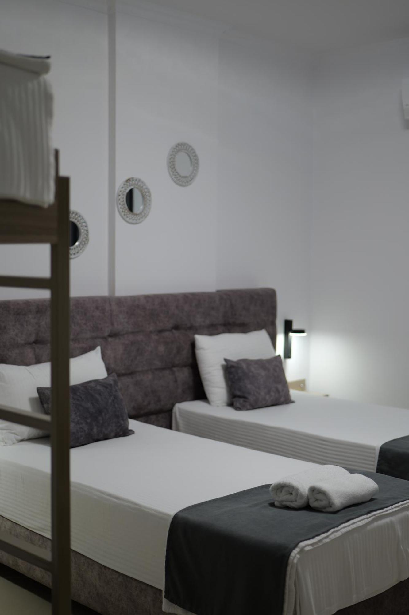 Hotel Abedini Саранде Екстериор снимка
