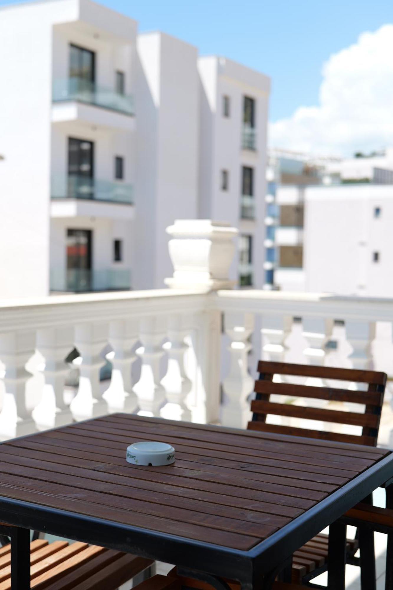 Hotel Abedini Саранде Екстериор снимка