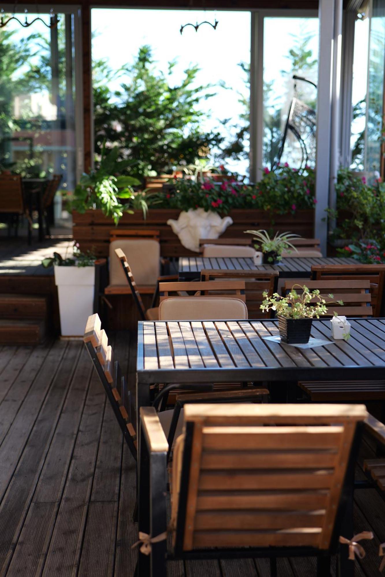 Hotel Abedini Саранде Екстериор снимка