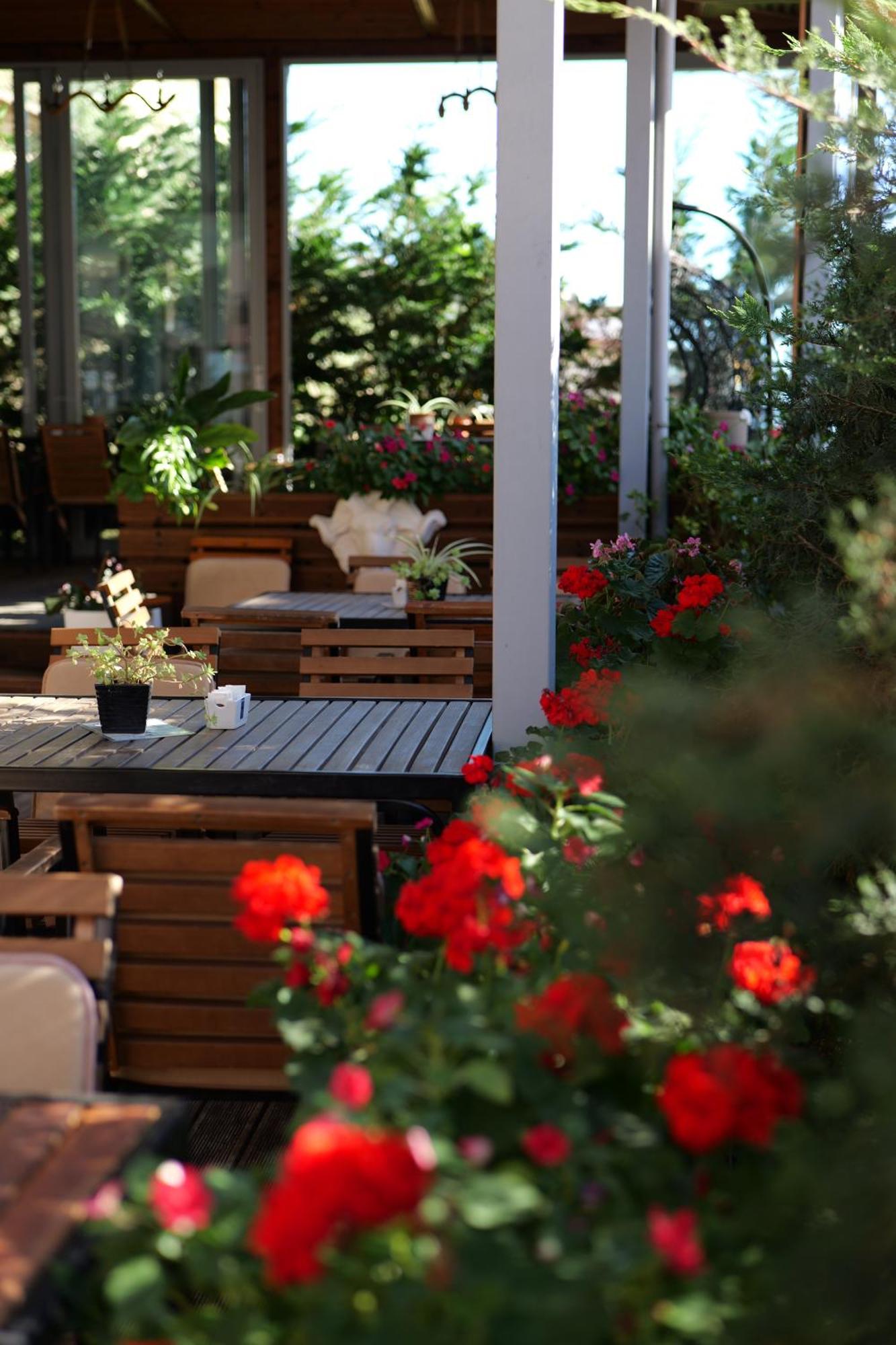 Hotel Abedini Саранде Екстериор снимка