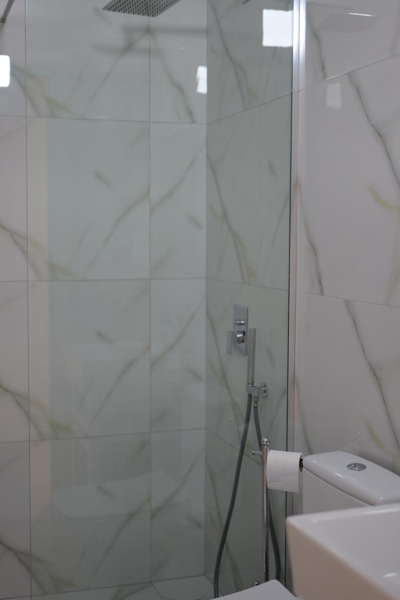 Hotel Abedini Саранде Екстериор снимка
